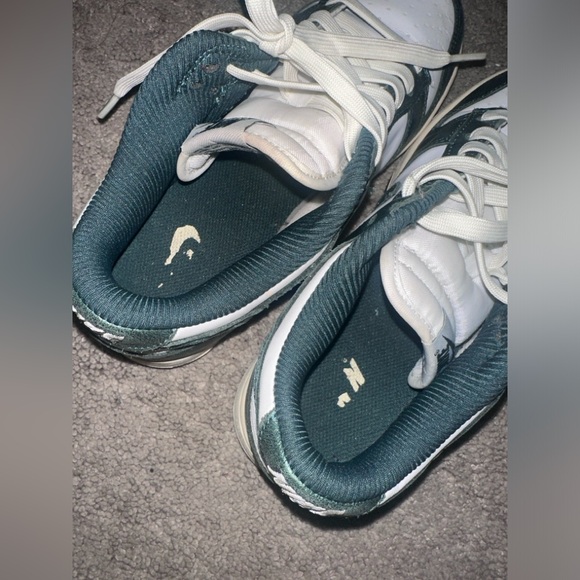 WMNS Dunk Low - Picture 4 of 6